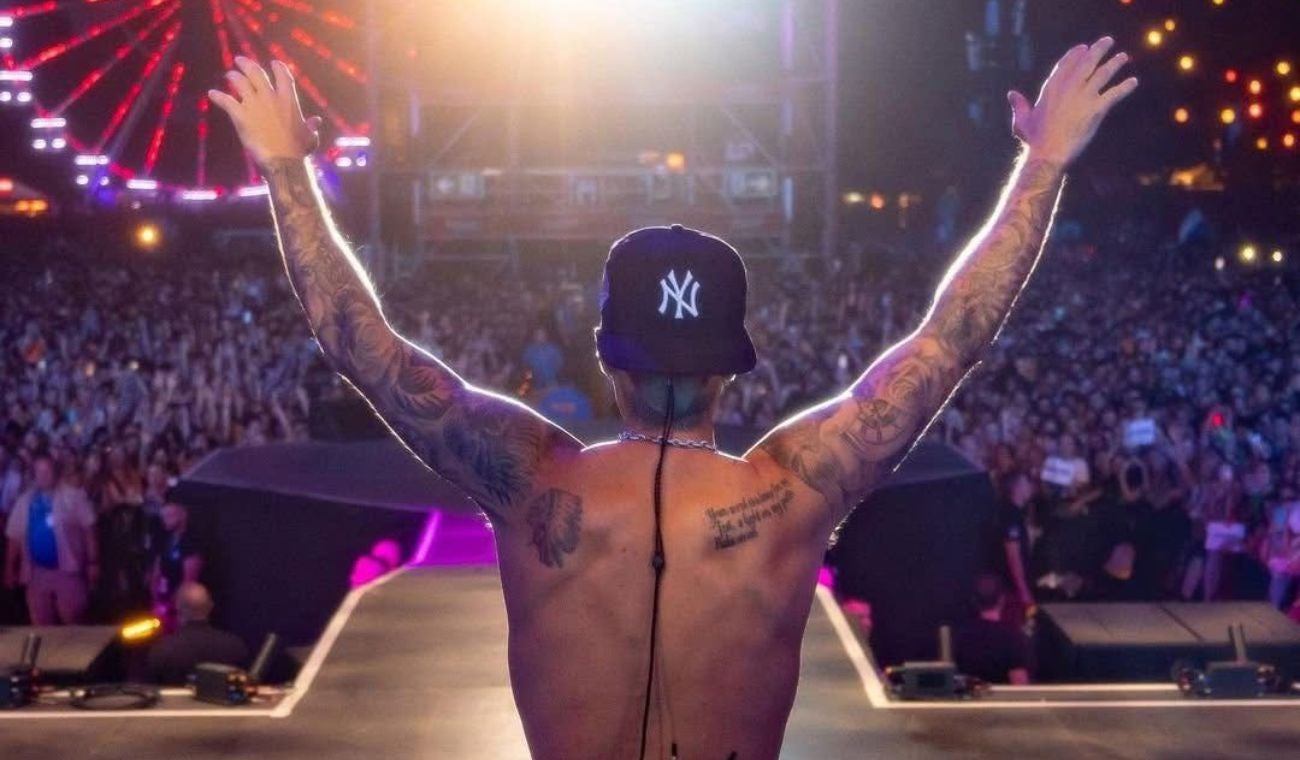 Según un comunicado de Universal Music, el álbum toma como base la “devoción” de Justin Bieber en su rol de esposo y padre.