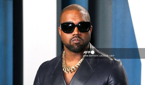 Kanye West enfrenta acusaciones de agresión sexual y chantaje, según demanda de exasistente.