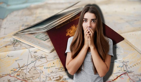 Pasaporte con mujer preocupada