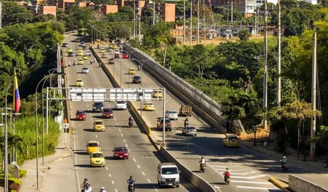 Nuevo Pico y Placa en Bucaramanga: restricciones y horarios actualizados para mejorar la movilidad en la ciudad. Conoce las excepciones y evita multas.
