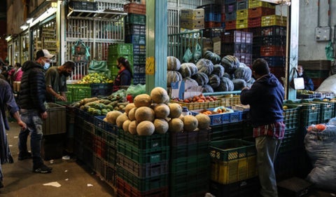 Alerta por pérdidas millonarias en cultivo de papa en Colombia. Agricultores enfrentan crisis por bajos precios y solicitan apoyo gubernamental.