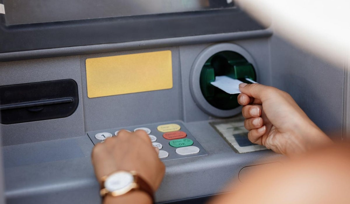 Las técnicas empleadas por los delincuentes para acceder a datos bancarios han evolucionado. Una de las más comunes es el skimming