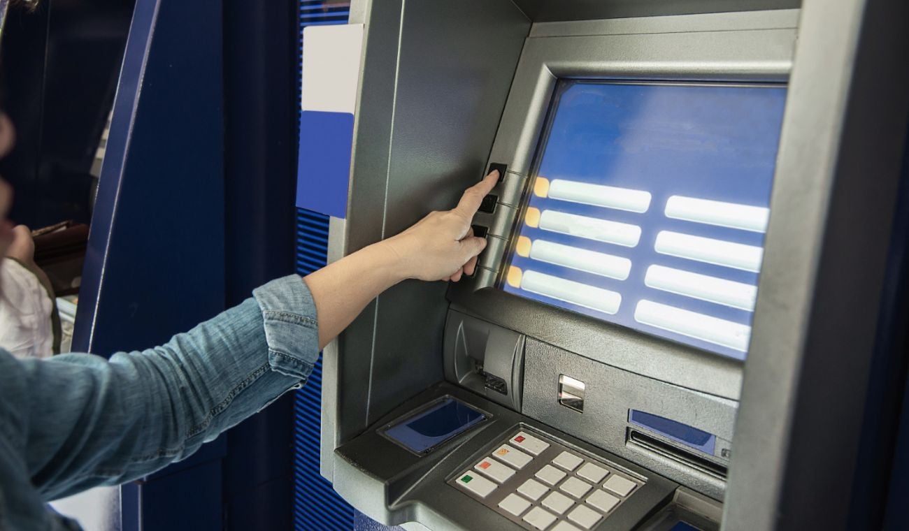 Evite ESTAFAS oprimiendo este botón en un CAJERO AUTOMÁTICO