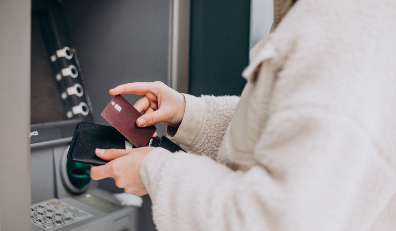El autocuidado y la atención al entorno son factores determinantes para disminuir el riesgo de ser víctima de fraude en cajeros automáticos.