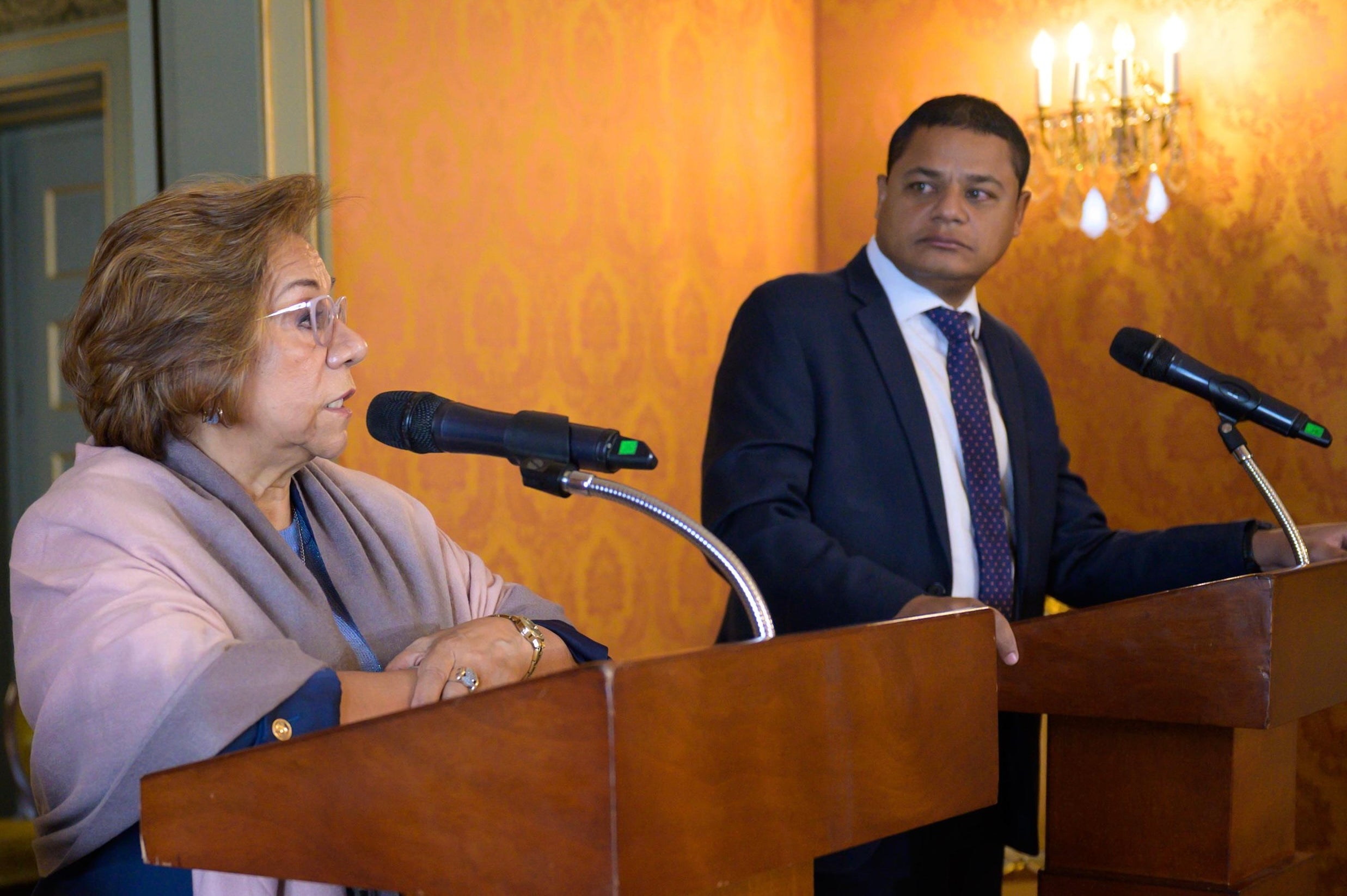 Canciller Rosa VIllavicencio y alcalde de Riohacha, Genaro Redondo.