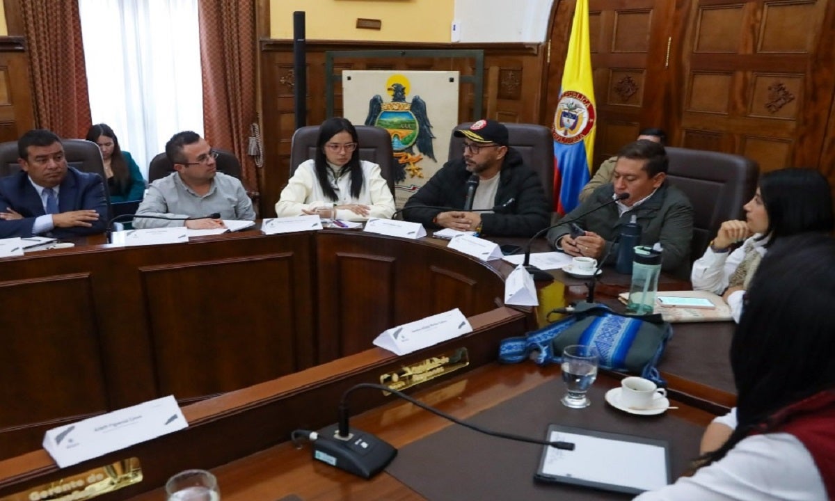 Gobierno y campesinos