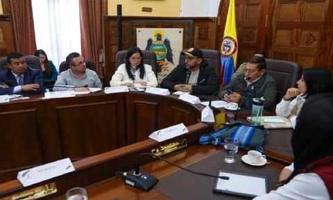 Gobierno y campesinos