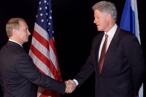 Vladimir Putin y Bill Clinton en 1999