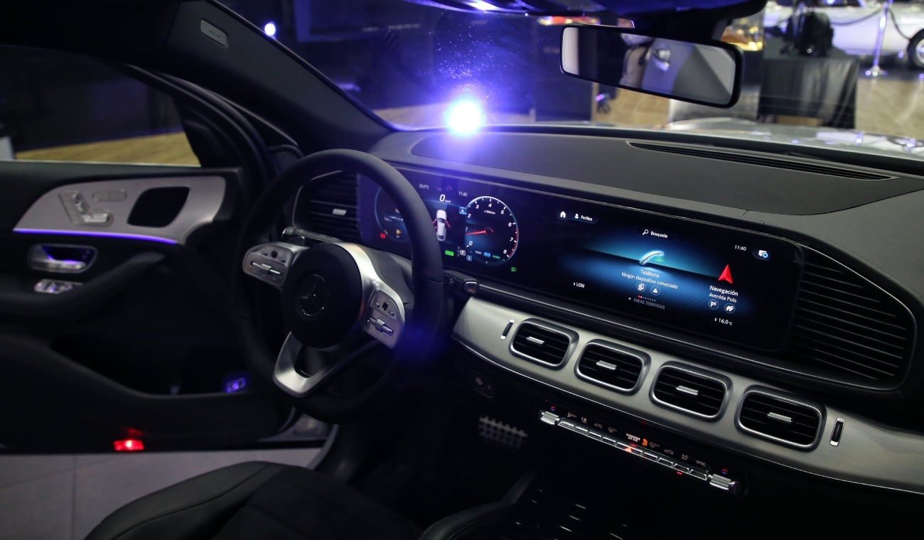 ¿Dónde conseguir REPUESTOS BARATOS para CARROS DE LUJO?