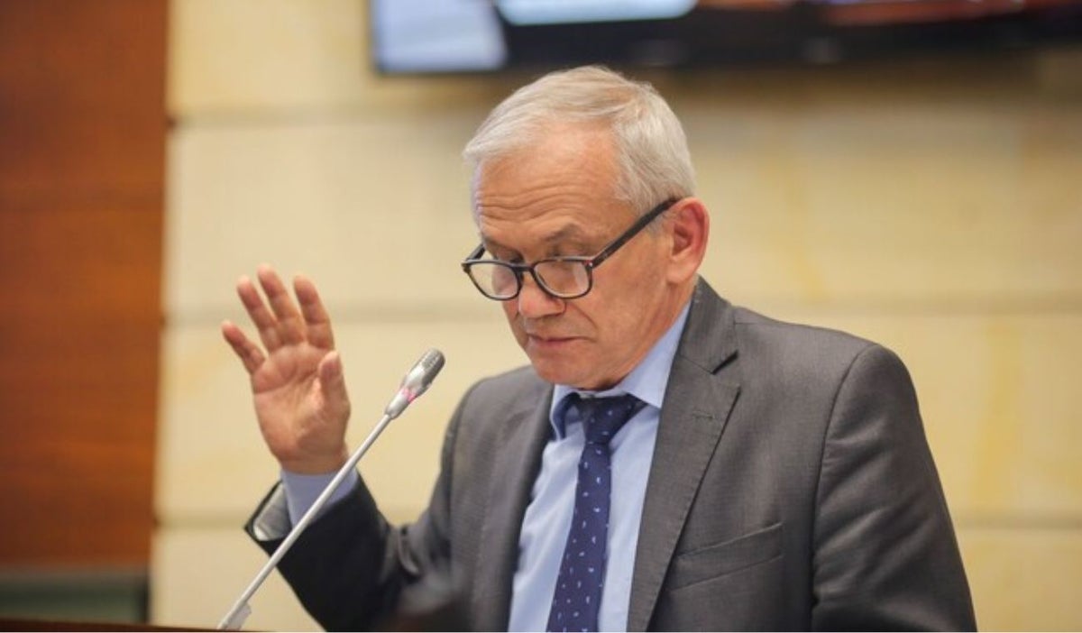 Embajada de Colombia pide extradición de Carlos Ramón González en escándalo de corrupción en Gestión del Riesgo. Urgente y prioritario