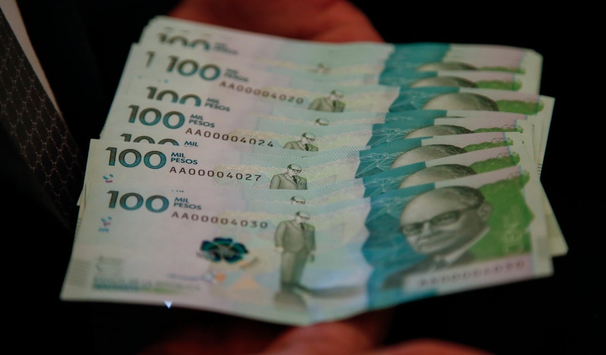 Billetes de cien mil