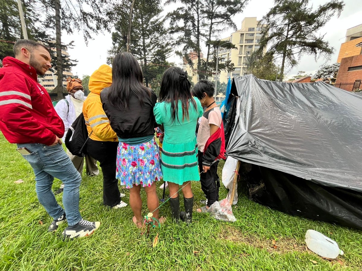 Alcaldía de Bogotá interviene asentamiento Emberá por presuntos riesgos a la niñez