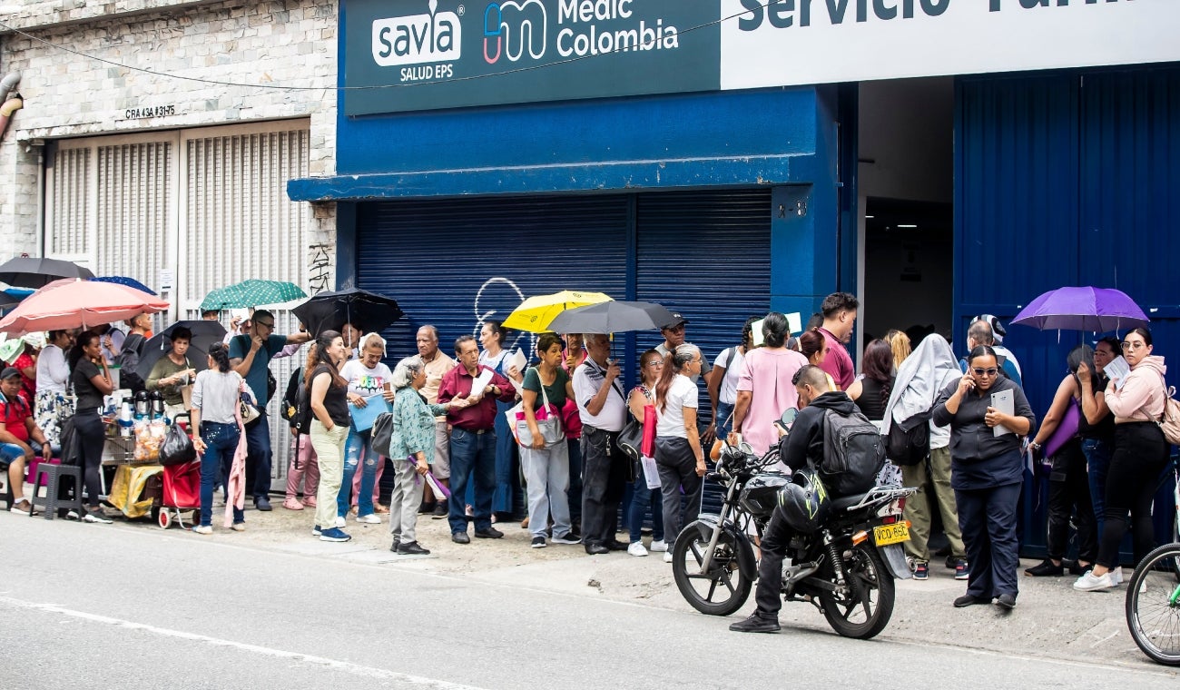 Petro CAMBIA reglas para ENTREGA de MEDICAMENTOS en Colombia