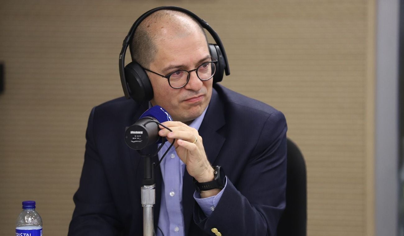 Francisco Barbosa, exfiscal general de la Nación, explica su ubicación en el espectro político y sus propuestas para seguridad y paz en entrevista con La FM