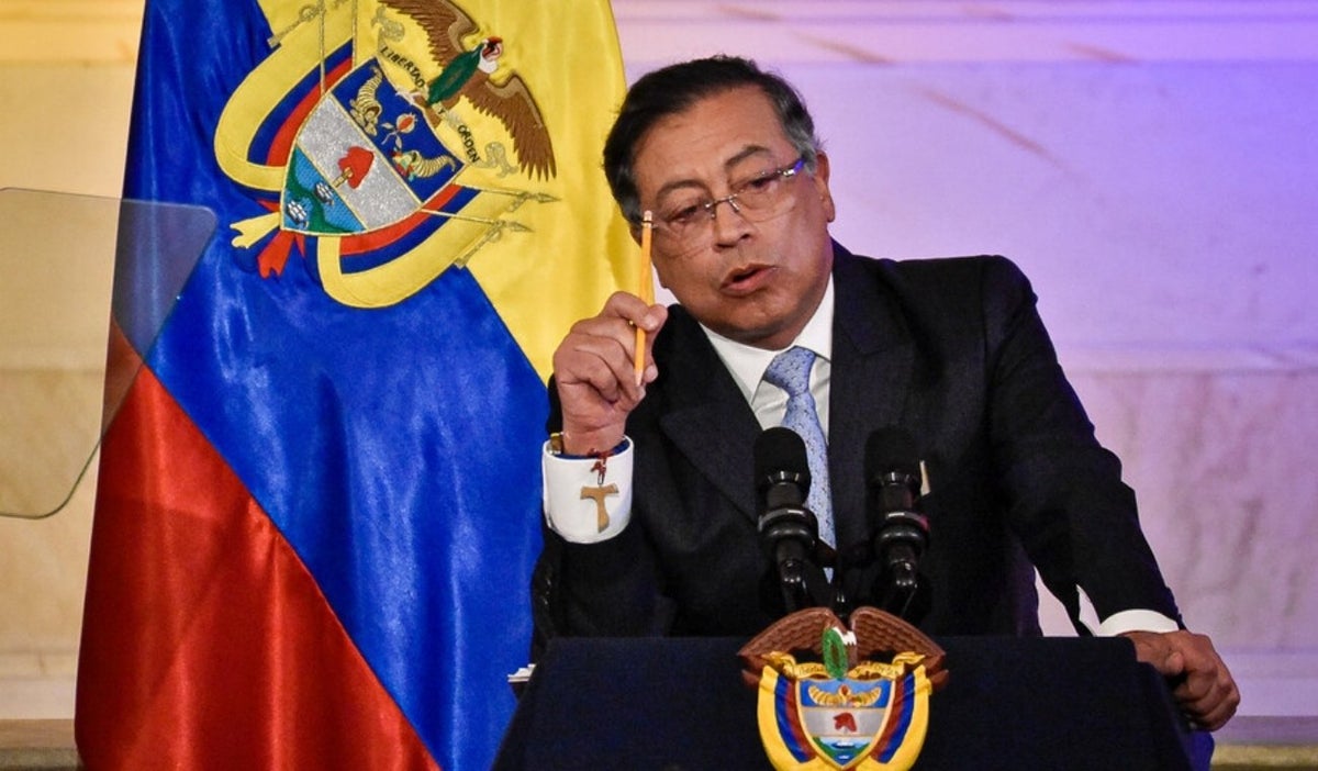 Petro enfrenta desafíos en último año