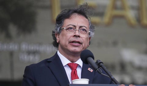 La propuesta de reforma tributaria de Gustavo Petro genera controversia entre expertos en derecho tributario. Impacto en patrimonio y confusión sobre paraísos fiscales en debate