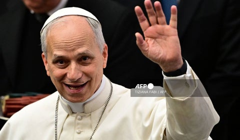 El papa León XIV llega en helicóptero a Tor Vergata para el Jubileo de los Jóvenes. Multitudinario evento con jóvenes de 146 países