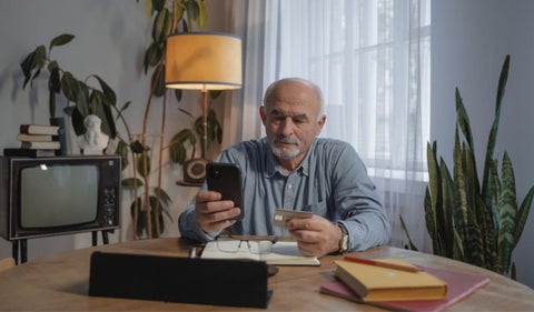 Pensionados trabajando