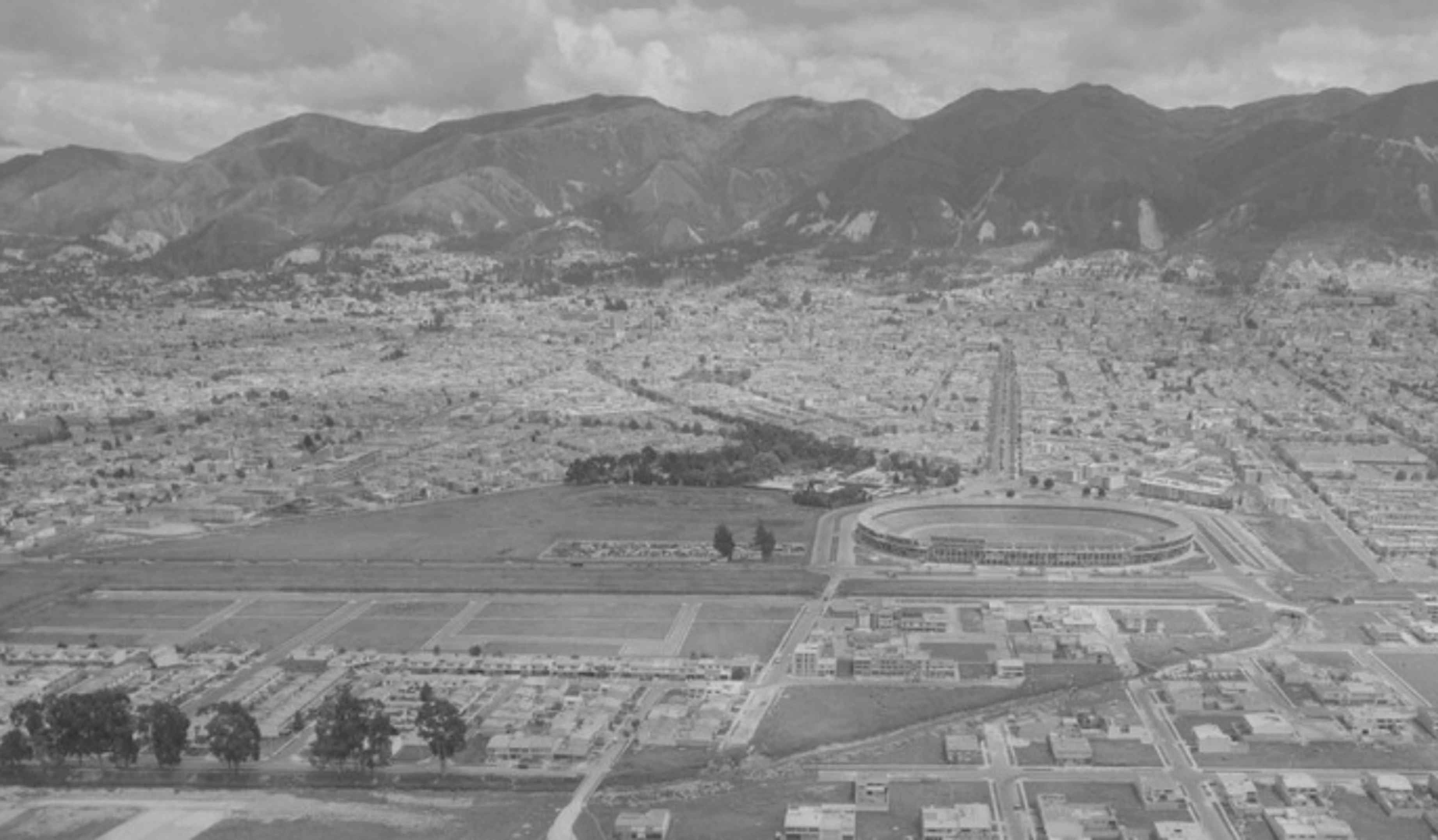 Estadio El Campín en sus inicios
