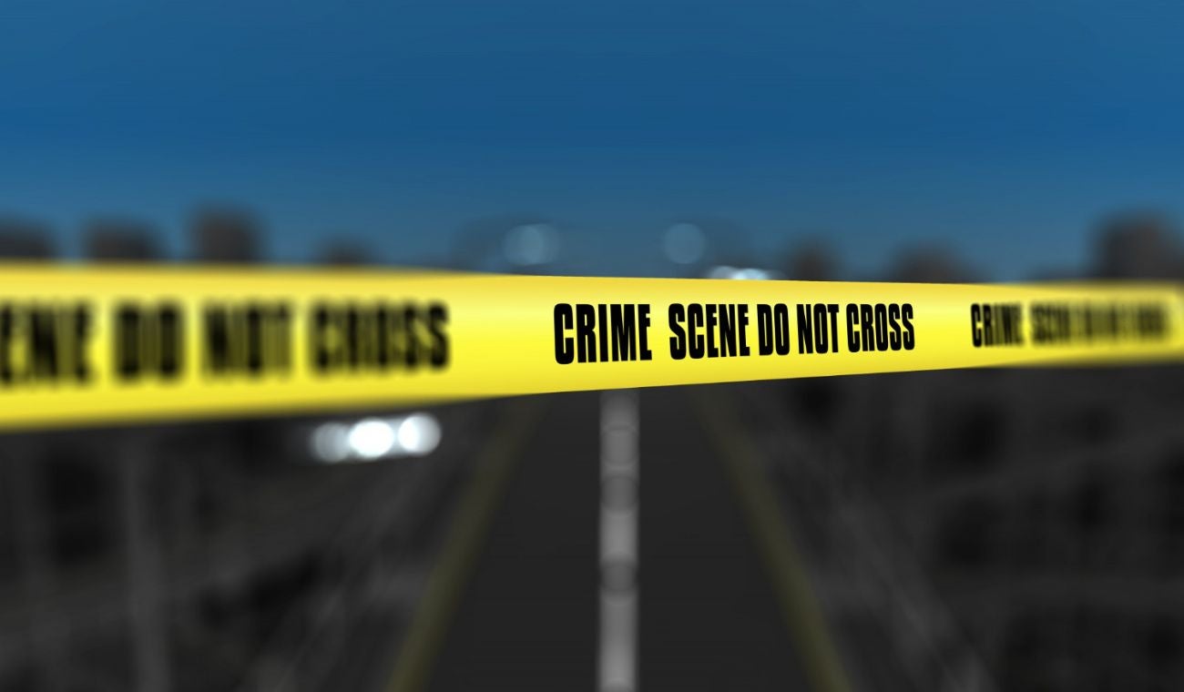 Tiroteo en club nocturno de Nueva York deja tres muertos y nueve heridos, autoridades buscan sospechosos vinculados a pandillas. Alcalde y jefa de Policía movilizan equipo para frenar represalias