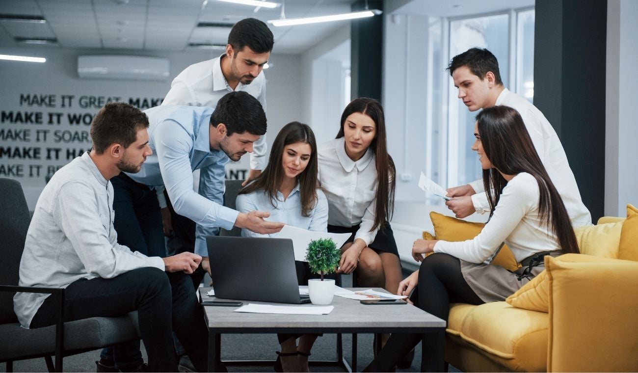 TRABAJO en Colombia: VACANTES con SUELDO de  millones