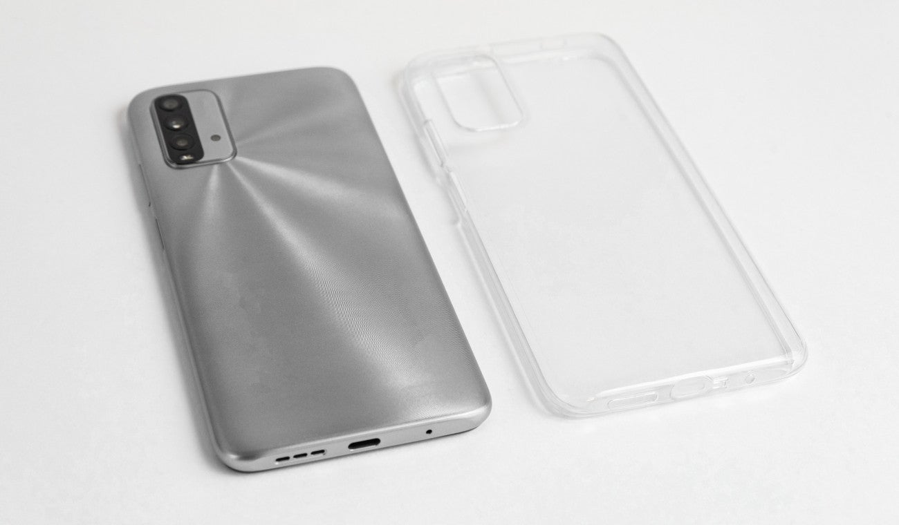 Trucos caseros para limpiar la funda transparente y eliminar el amarillento