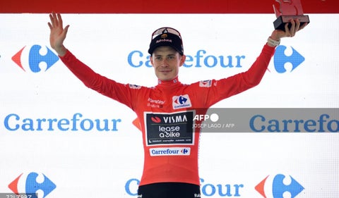El equipo UAE Team Emirates se lleva la contrarreloj por equipos en la Vuelta a España, con Jonas Vingegaard recuperando el maillot rojo.