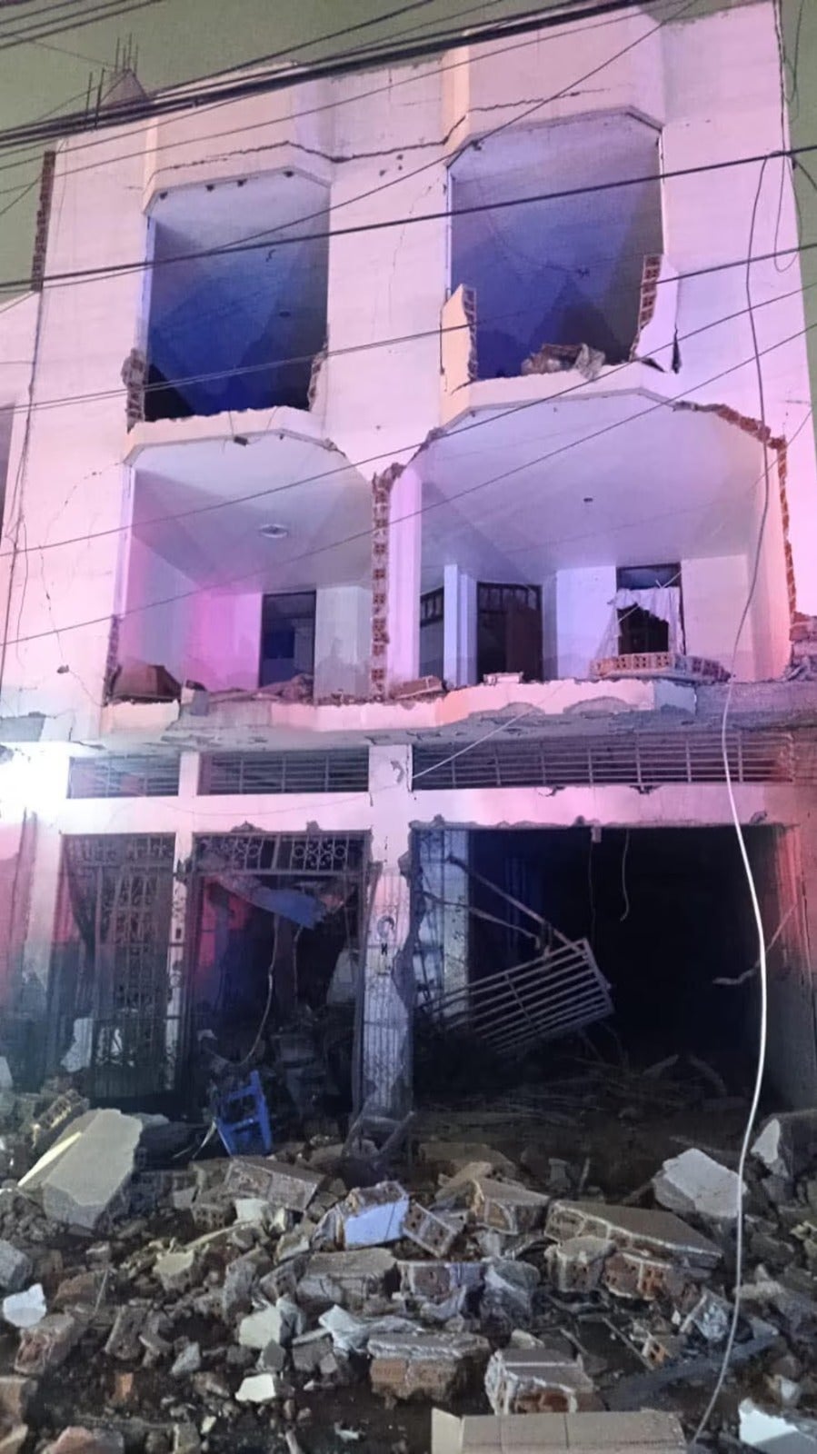 La magnitud del impacto fue tal que dejó a toda la zona sin energía eléctrica,
