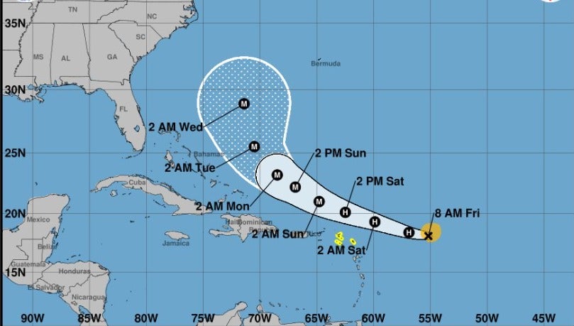 Erin se dirige hacia el Atlántico