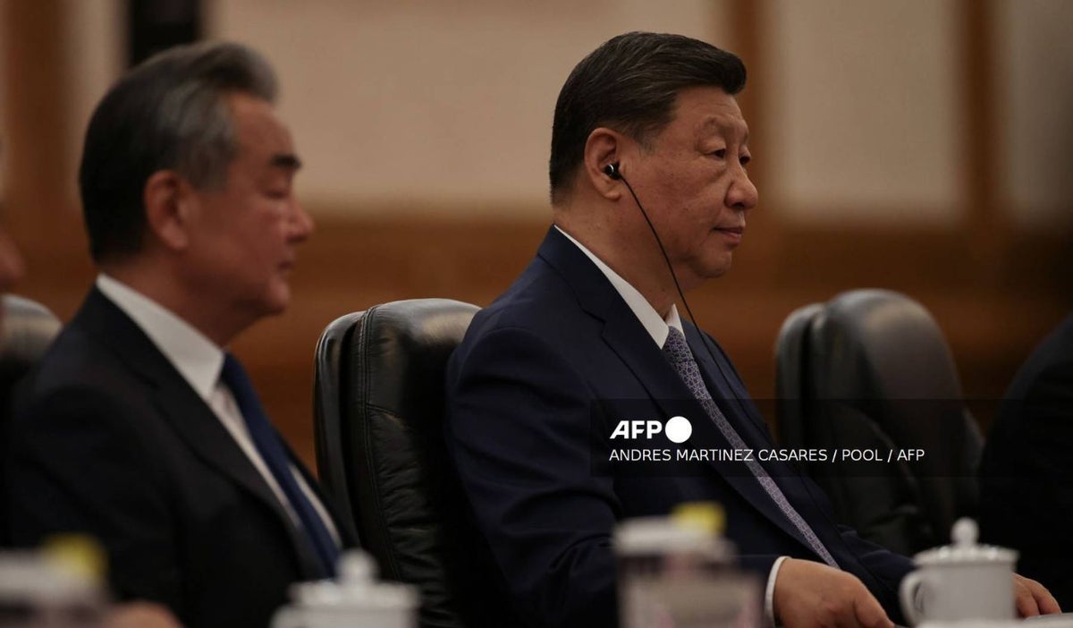 El presidente chino Xi Jinping recibe a líderes extranjeros en cumbre de gobernanza mundial alternativa a la occidental.