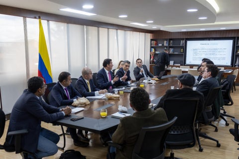 Reunión entre el registrador en integrantes del Pacto Histórico