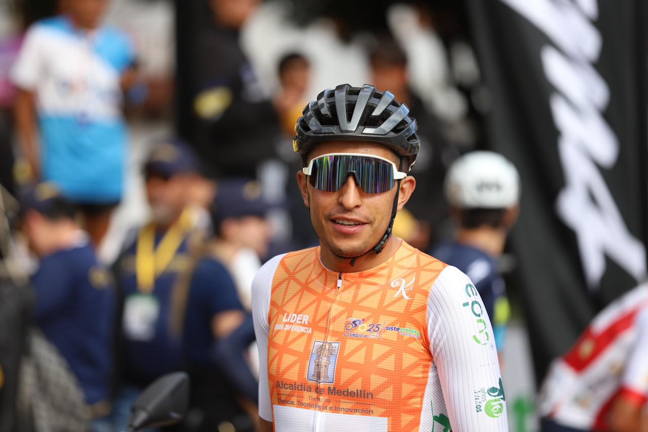 [Fotos] Johan Rubio gana etapa 5 Clásico RCN 2025 Sistecrédito
