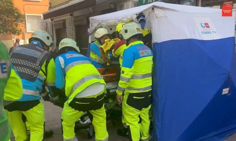 Explosión en bar de Madrid deja al menos 21 heridos, tres graves, por fuga de gas. Bomberos y perros rastreadores trabajan en desescombro
