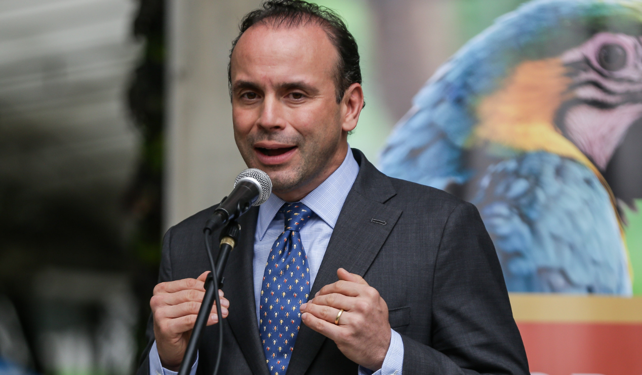 El alcalde de Cali, Alejandro Eder, fortalece relaciones en Washington para atraer inversión y cooperación internacional.