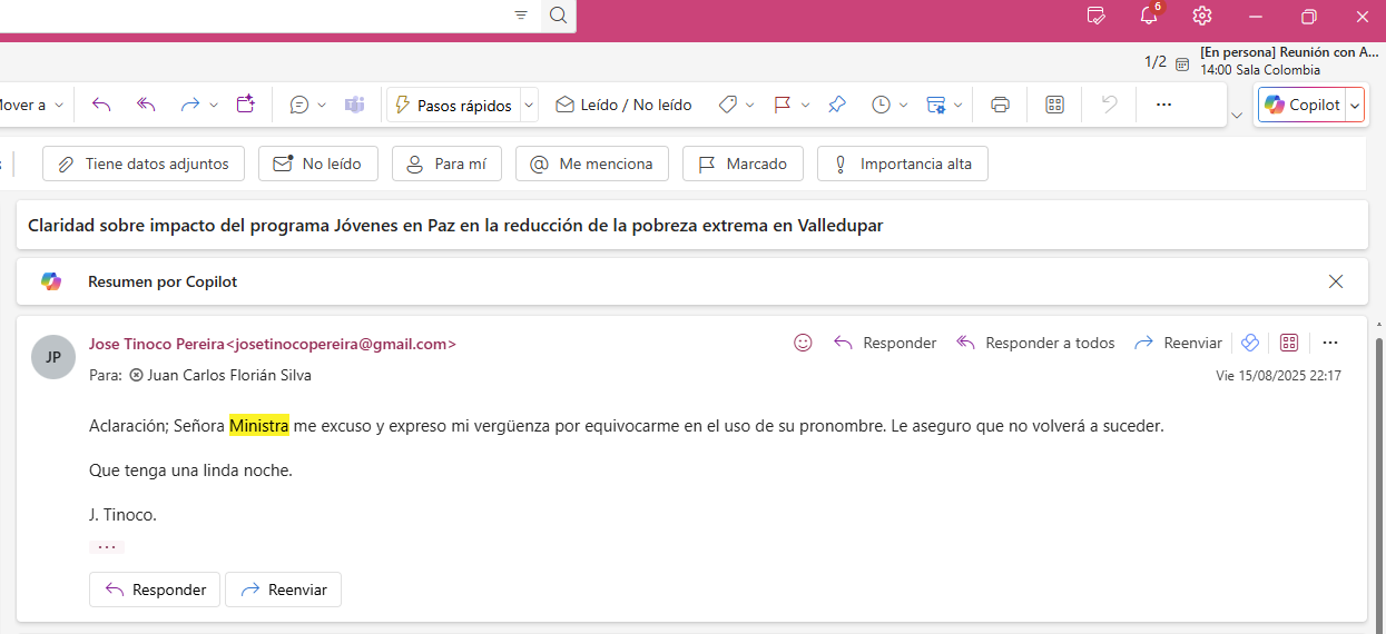 Captura de pantalla de un correo en el que el ministro de la Igualdad, Juan Carlos Florián, recibe una disculpa de alguien que se equivocó con su pronombre preferido.