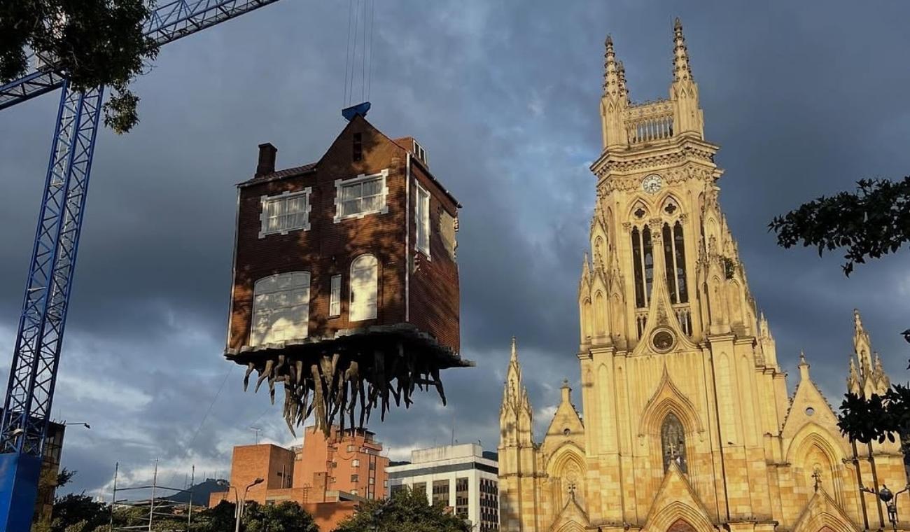 La casa en el aire de Leandro Erlich
