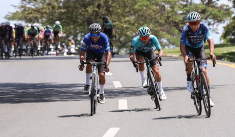 Wilmar Paredes del Team Medellín se lleva la victoria en el Clásico RCN 2025 Sistecrédito, demostrando su velocidad en un sprint emocionante