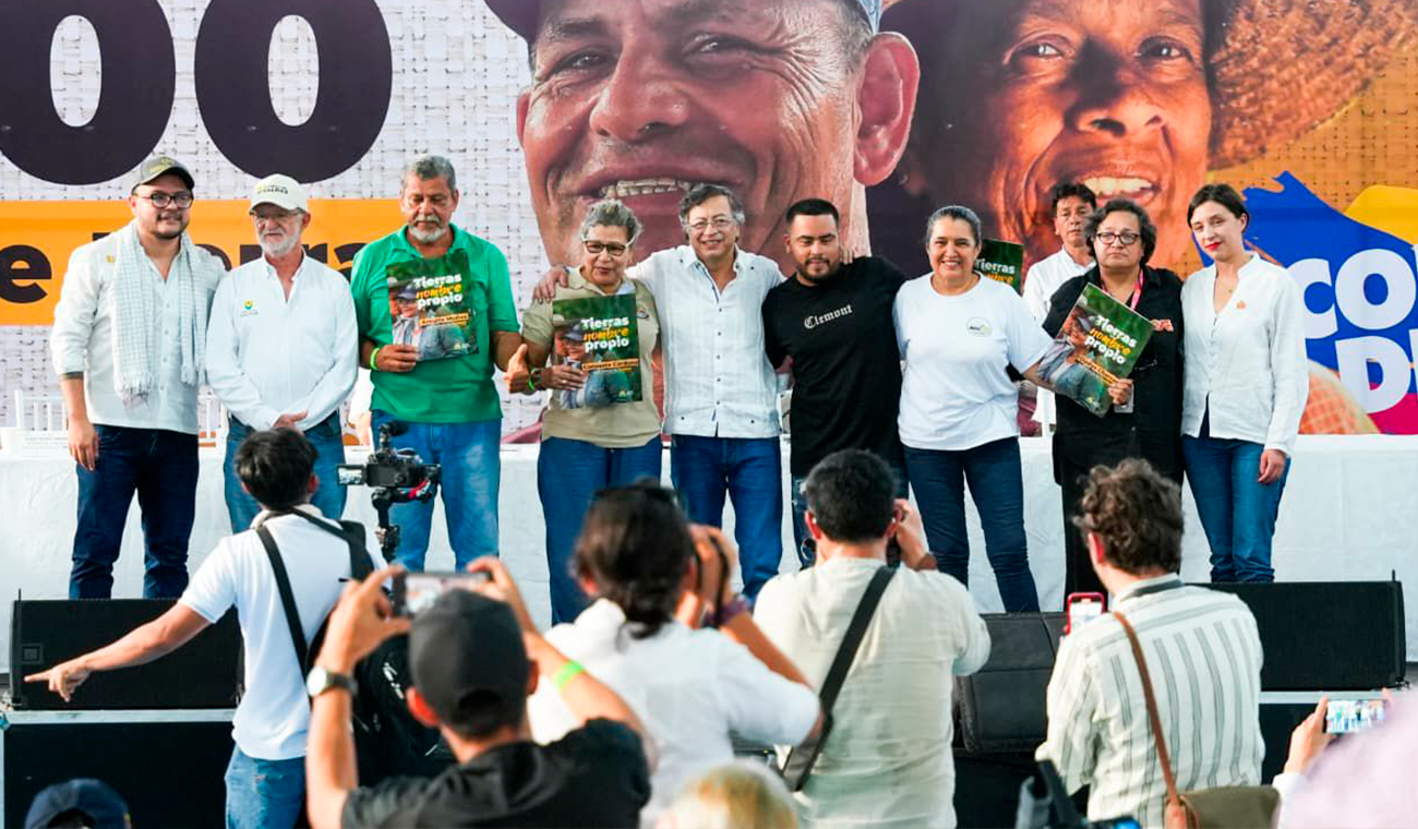 Gobierno entrega 18.000 hectáreas de tierras a campesinos en el Magdalena Medio
