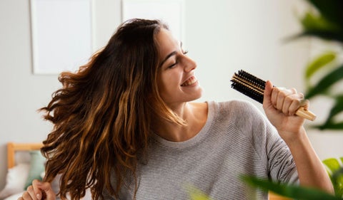 La tendencia de productos capilares veganos se consolida en Colombia, impulsada por consumidores conscientes y marcas comprometidas con la sostenibilidad