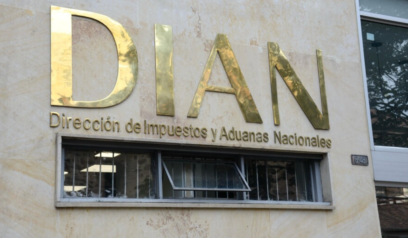 El presidente de Analdex advierte sobre demoras en inspecciones de la DIAN que afectan a empresas exportadoras.
