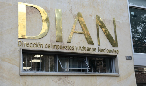El presidente de Analdex advierte sobre demoras en inspecciones de la DIAN que afectan a empresas exportadoras.