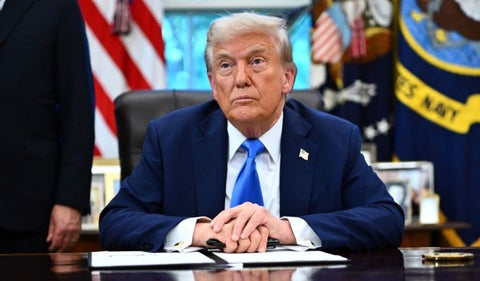 Trump amenaza a Venezuela con consecuencias incalculables si no acepta migrantes deportados. Tensiones aumentan entre ambos países
