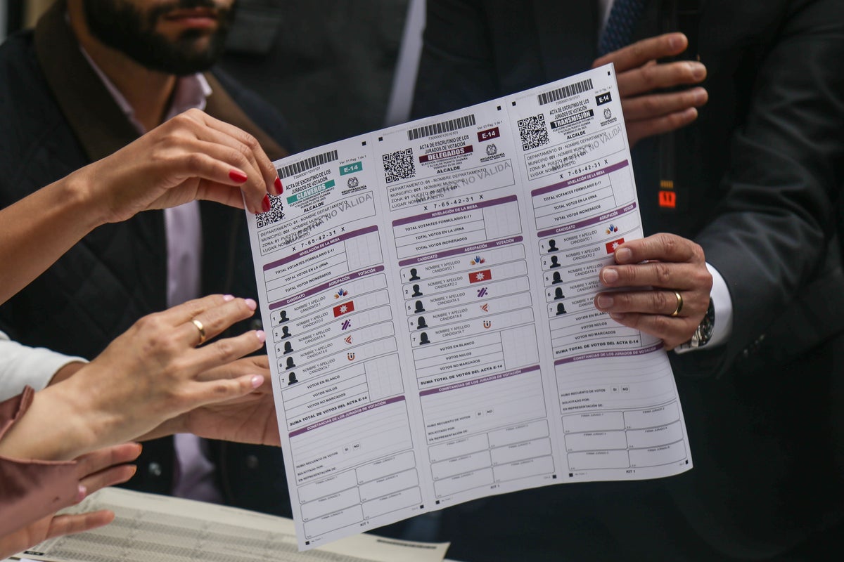 69 colombianos buscan avalar su candidatura para elecciones presidenciales de 2026