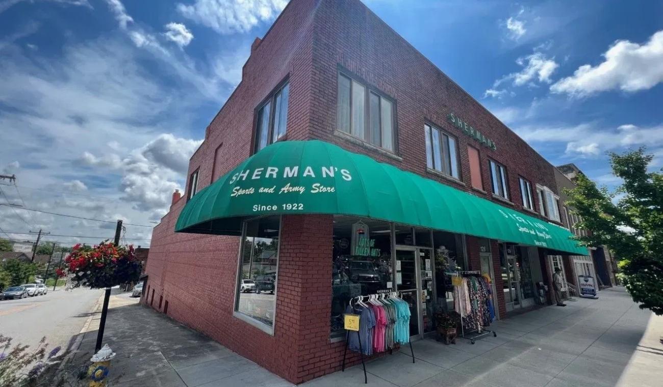 Fin de una era: cadena minorista de artículos deportivos en EE. UU. cierra tras 103 años