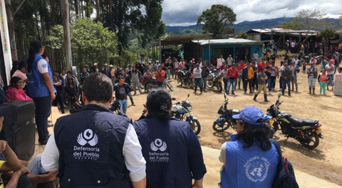 Desplazamientos masivos en Anorí, Antioquia debido a disputas entre grupos armados. Defensoría del Pueblo pide atención inmediata a víctimas.