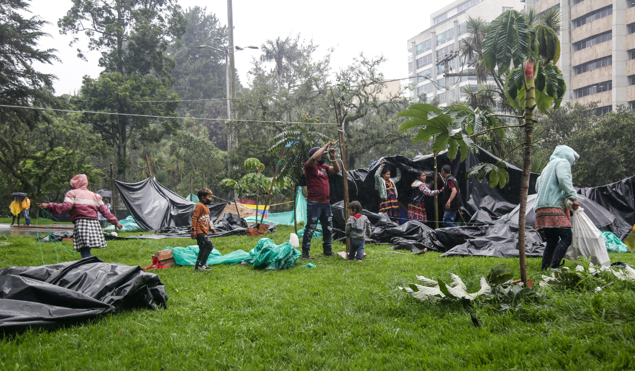 Regreso histórico: 1.800 personas Emberá, incluyendo 650 niños, retornarán a sus territorios étnicos desde Bogotá. Distrito brinda garantías y subsidios para facilitar el retorno.