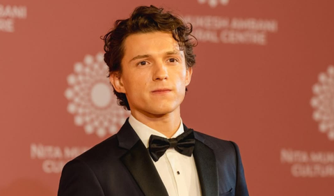 Tom Holland trasladado de emergencia al hospital tras sufrir conmoción cerebral leve durante rodaje de SpiderMan Un nuevo día. Recomendaciones médicas y cuidados clave para su recuperación.