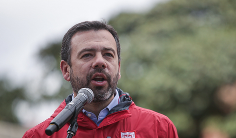 Carlos Fernando Galán elegido presidente de Asocapitales, Andrés Santamaría nuevo director ejecutivo. Relevo en la presidencia tras votación de alcaldes.