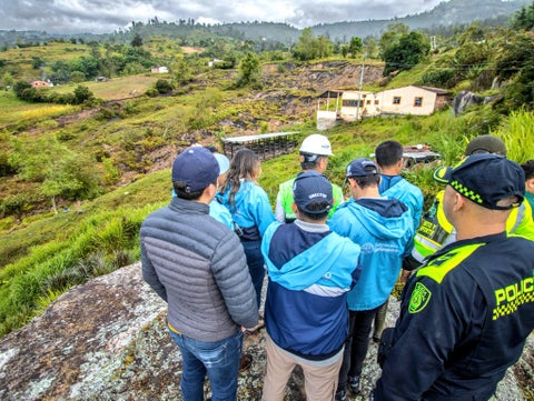 Gobernador de Cundinamarca exige intervención efectiva en la vía al Llano tras derrumbe en Chipaque