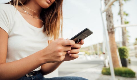 Google lanza Modo IA en español, revolucionando la búsqueda en línea. Consultas más largas y multimodales cambian la forma de interactuar con la web